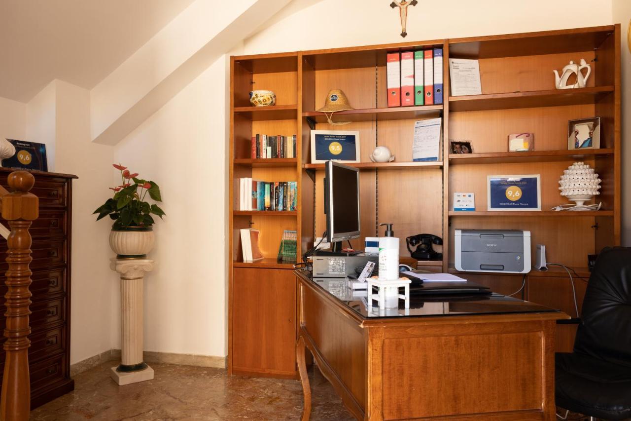 Bed&Bread Piazza 'Nzegna Bed & Breakfast Carovigno Exterior photo